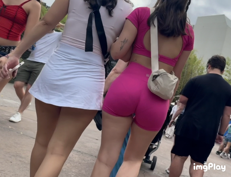 OC juicy Latina showing vpl in pink shorts
