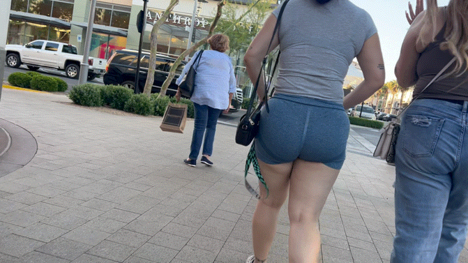 Pawg in blue with beautiful booty jiggle (OC)