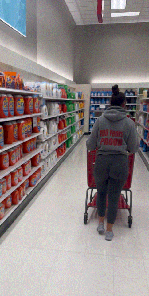 Nice shaped brunette in leggings