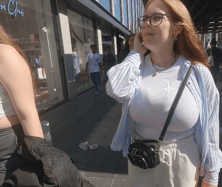 BIG BREASTED CLOSEUPS