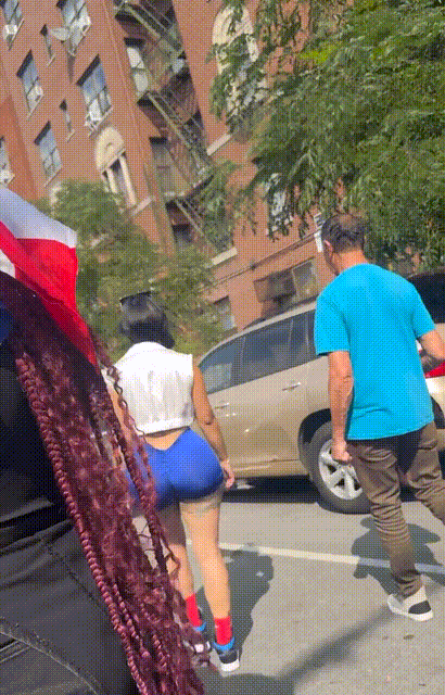 Dominican Parade Fat Ass Latina in blue leggings (OC)