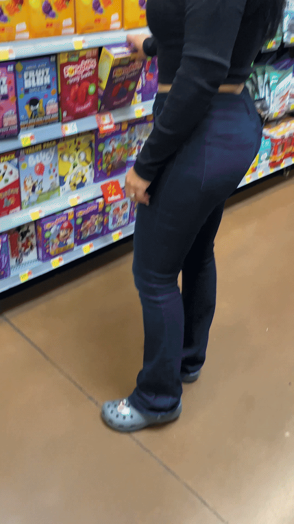 Sexy figure on this latina milf