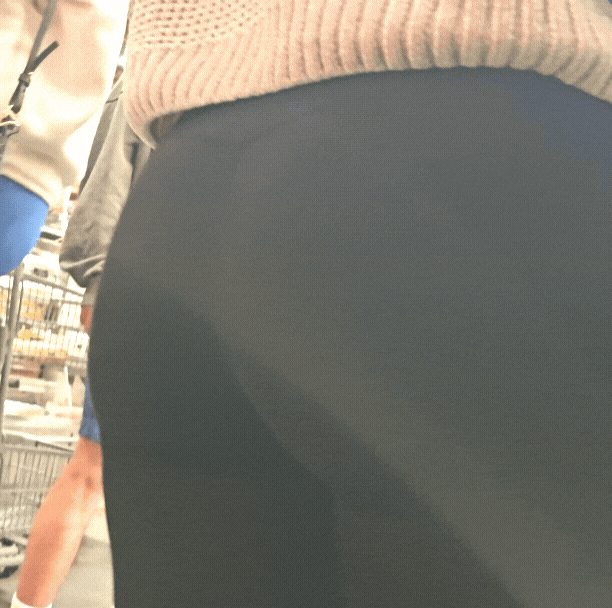 Fat ass bubble in black leggings. GIF.