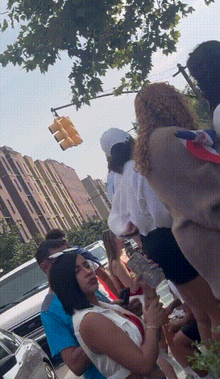 Dominican Parade Fat Ass Latina in blue leggings (OC)