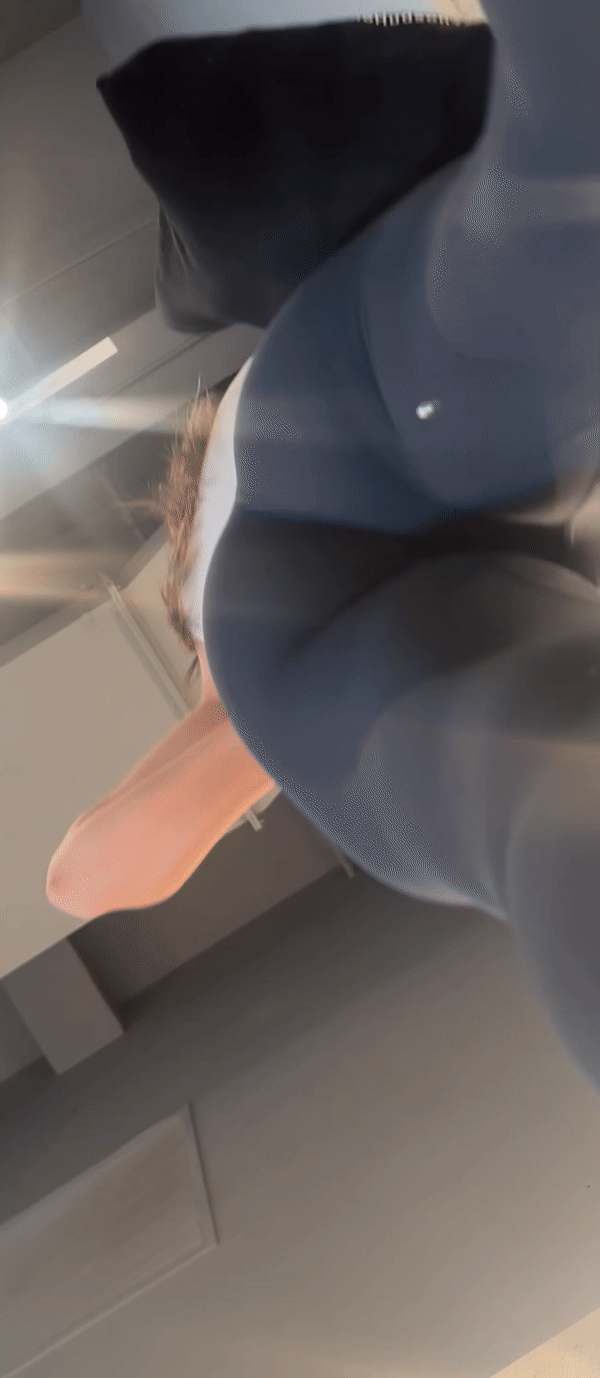 Gorgeous PAWG capped w/ upshots, closeups (OC)