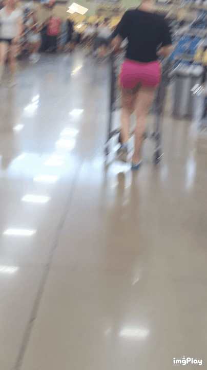 Latina mami w/ amazing bubble in pink shorts