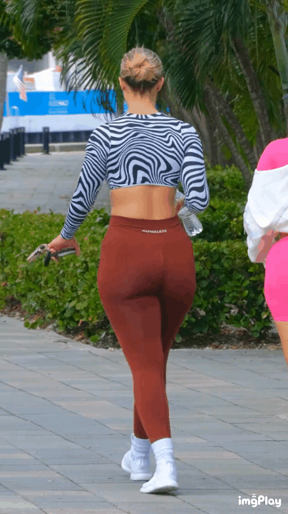 Perfect hot booty blonde milf (NOT OC)