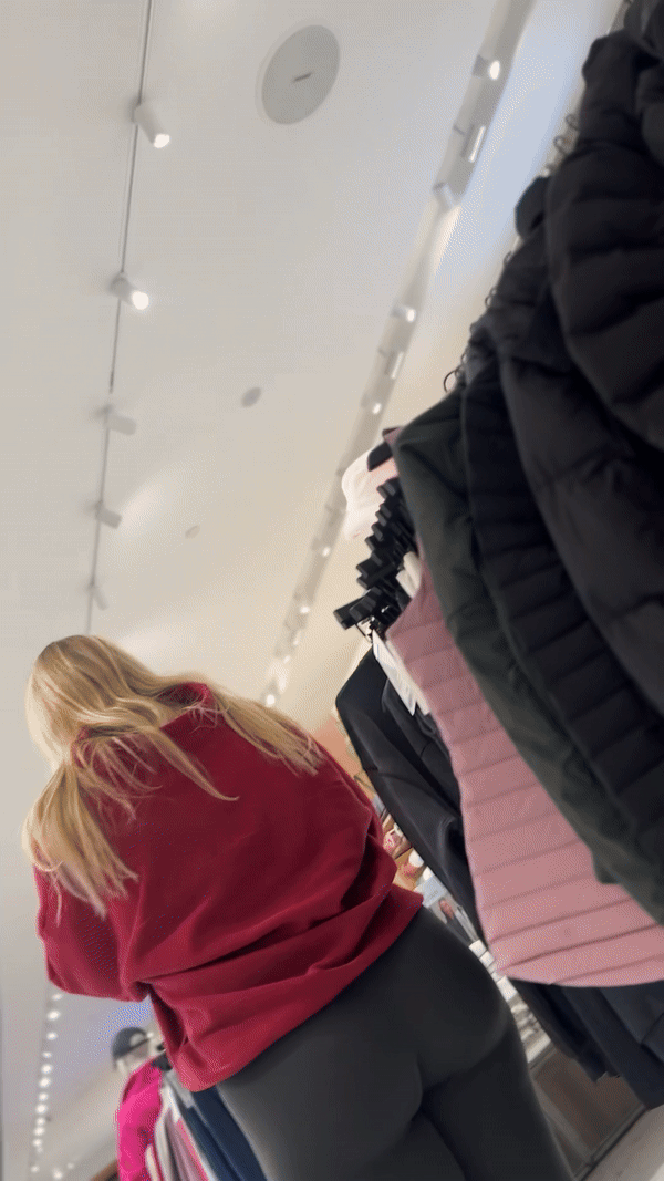 Thick Blonde Lululemon Pawg Employee with a fat cameltoe