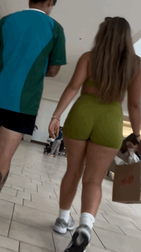 PERFECT big thicc ass in spandex shorts