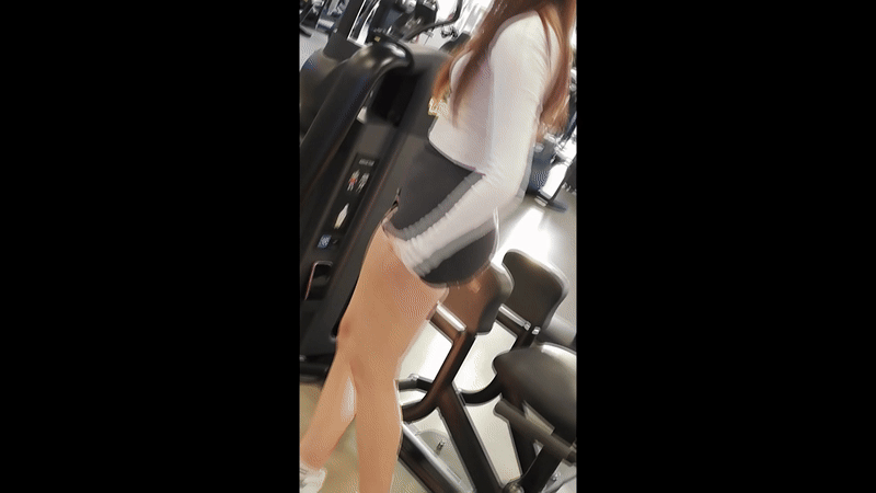 Girl with an amazing ass at the gym (OC)