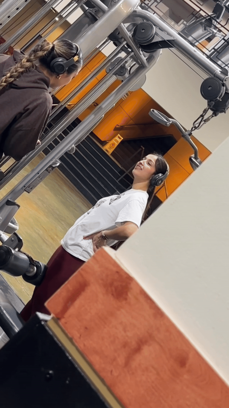 Sexy Fit Latina Tight Butt on the treadmill