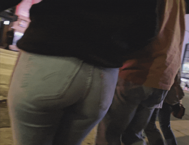 Tight jeans latina. Super close up