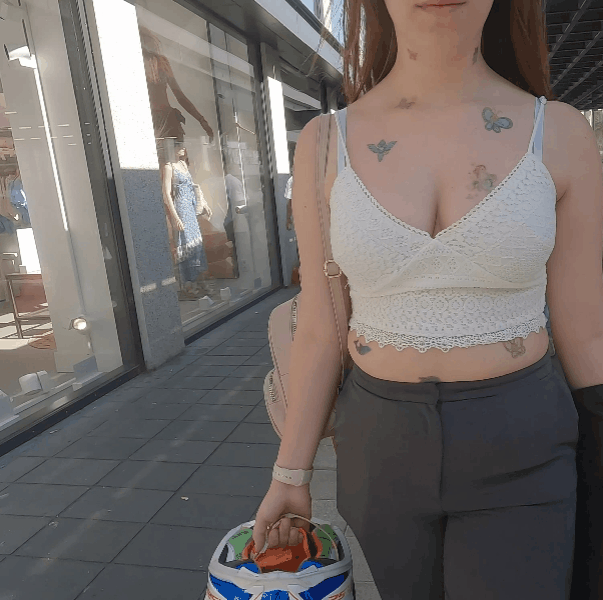 BIG BREASTED CLOSEUPS