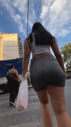 Latina baddie big fat ass (OC)