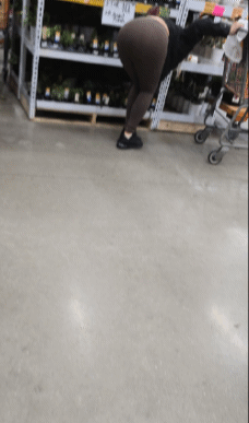Milf (Gilf?) In skintight pants at Home Depot