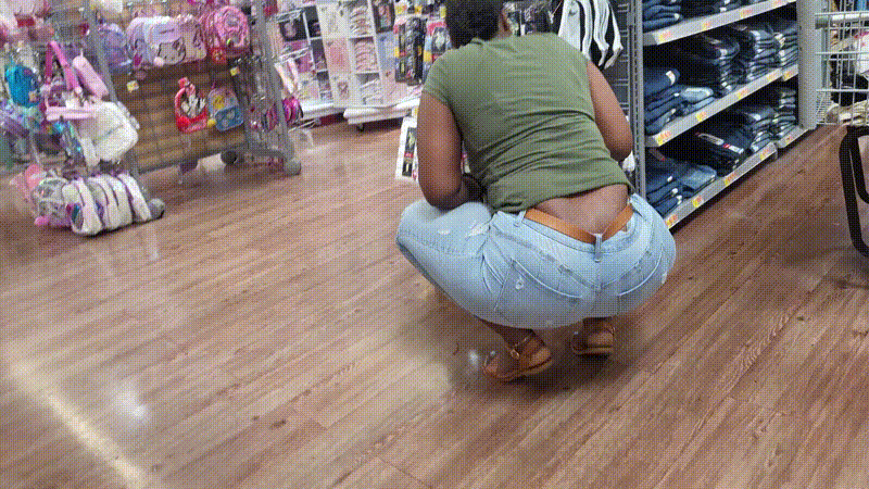 Thick Ebony w/ Big Ass bending over & squatting