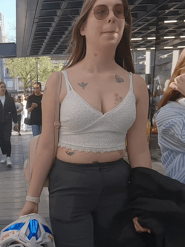 BIG BREASTED CLOSEUPS