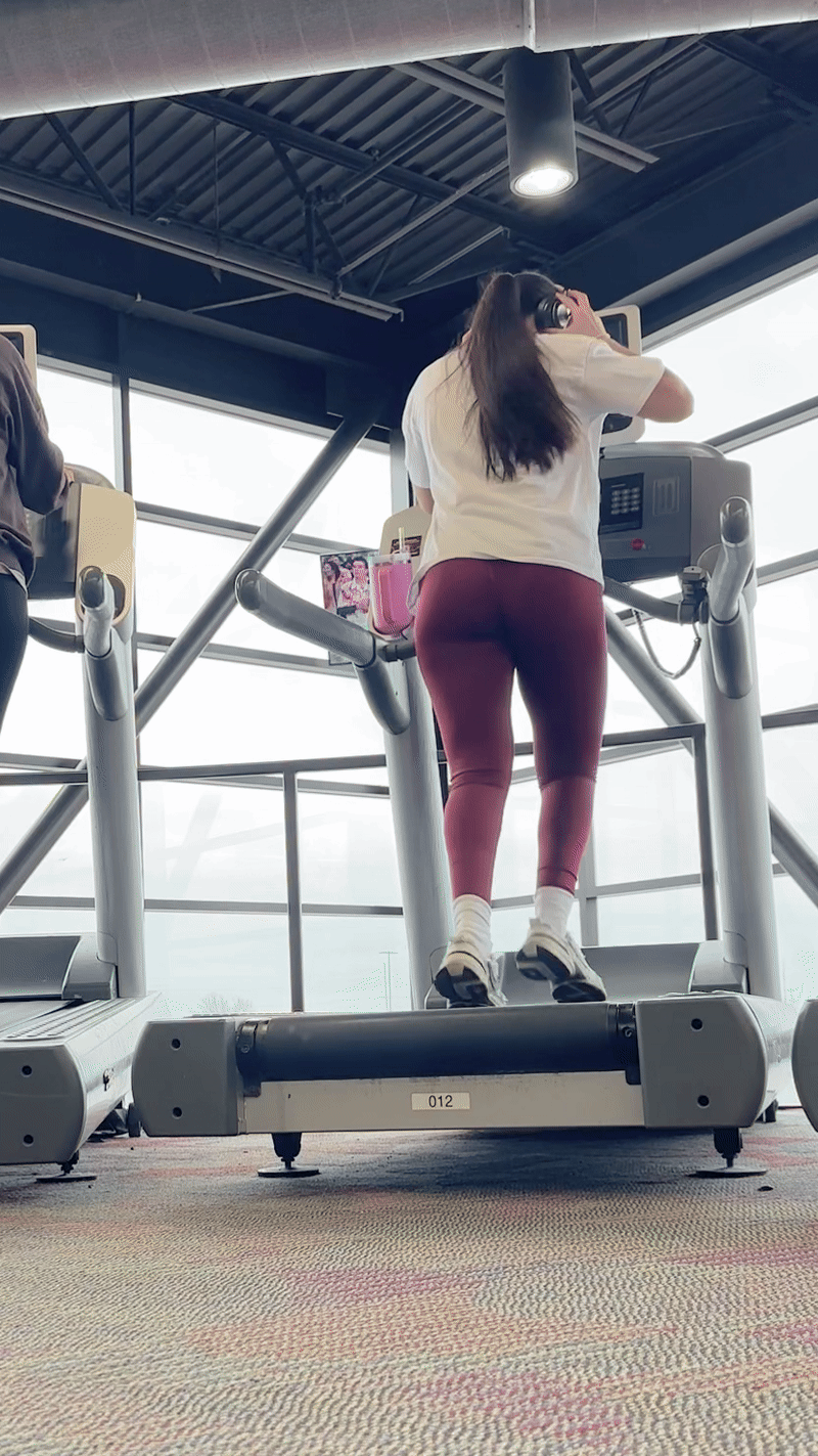 Sexy Fit Latina Tight Butt on the treadmill