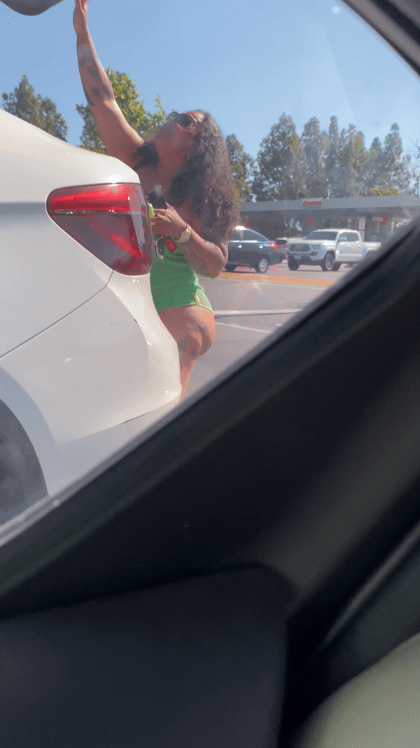 Thick slut showing ass pt.2