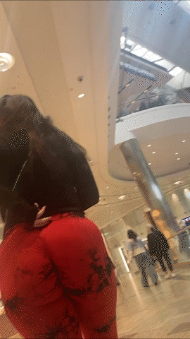 Massive PAWG ass in red leggings