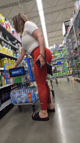 Curvy Latina Milf Booty
