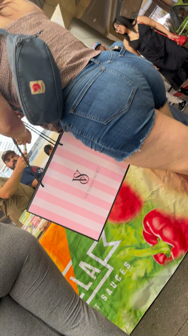 Jiggly pawg with her pawg mother (OC)