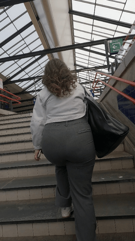 Candid booty girls pics/gif 3