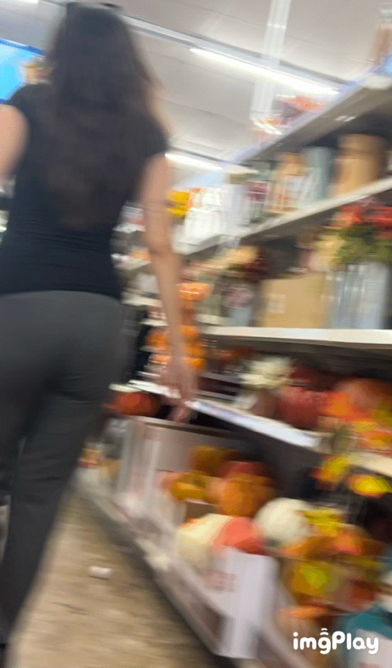 Petite chic w nice ass gobble in sweats‼️