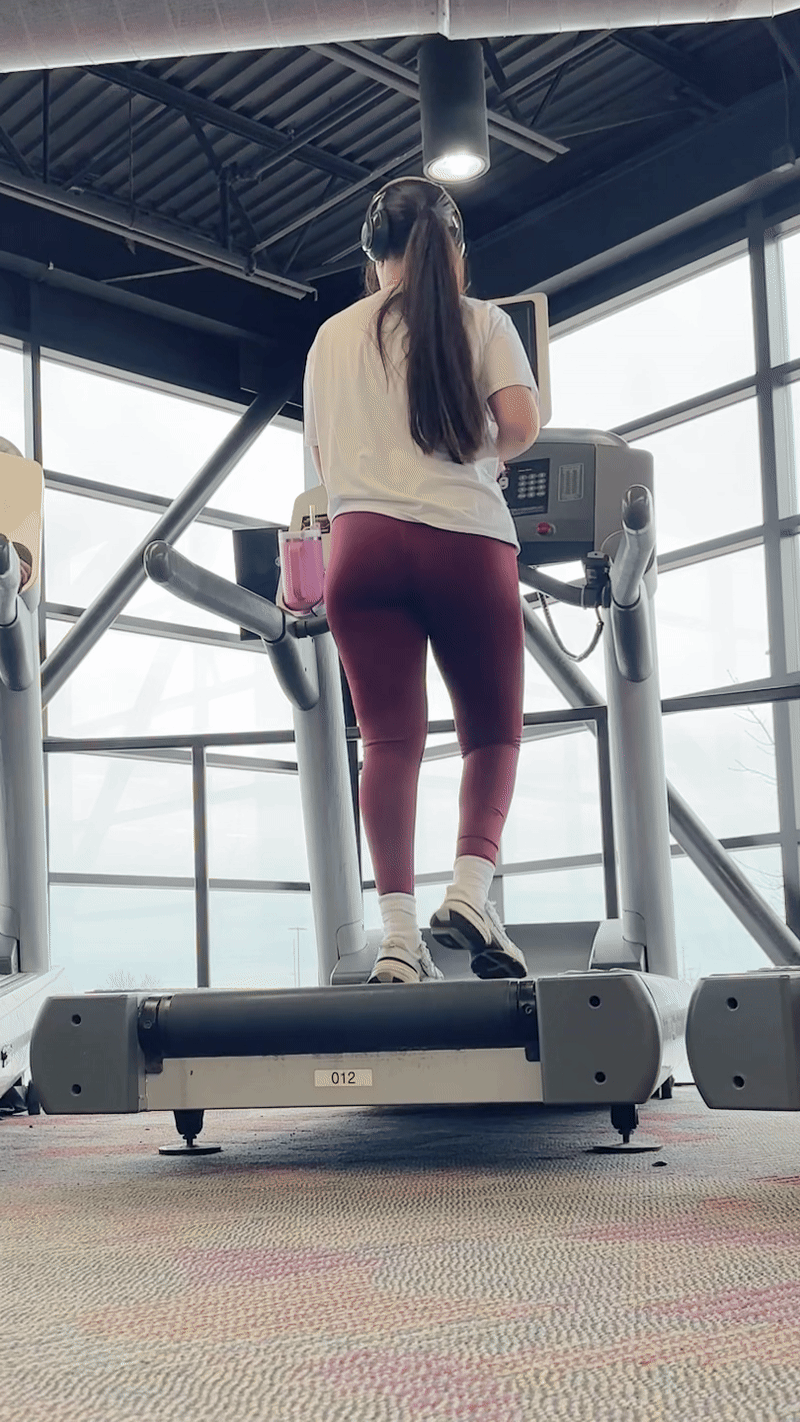 Sexy Fit Latina Tight Butt on the treadmill