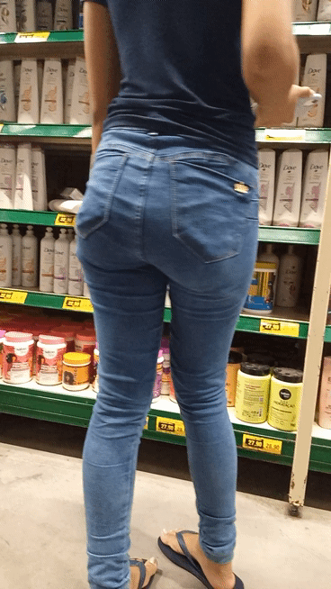 Hungry ass Hottie blonde