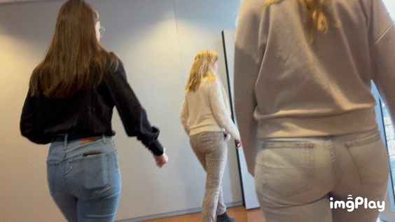 College girls: Left or right? Part 1
