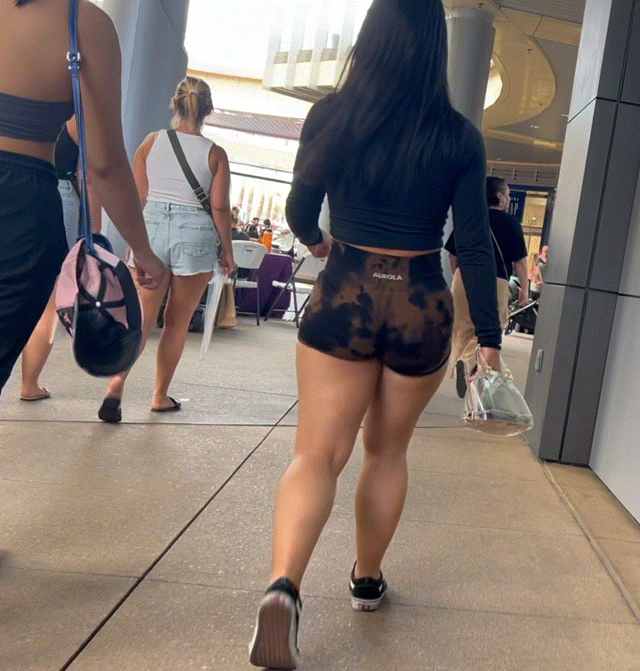 Juicy thighs and great ass in Aurola shorts (OC)