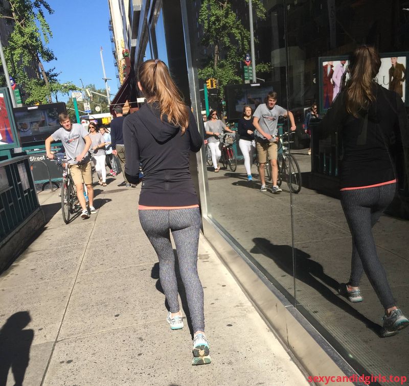 Sexycandidgirls Top Girl With Nice Ass In Yoga Pants Street Voyeur Creepshot Item 1