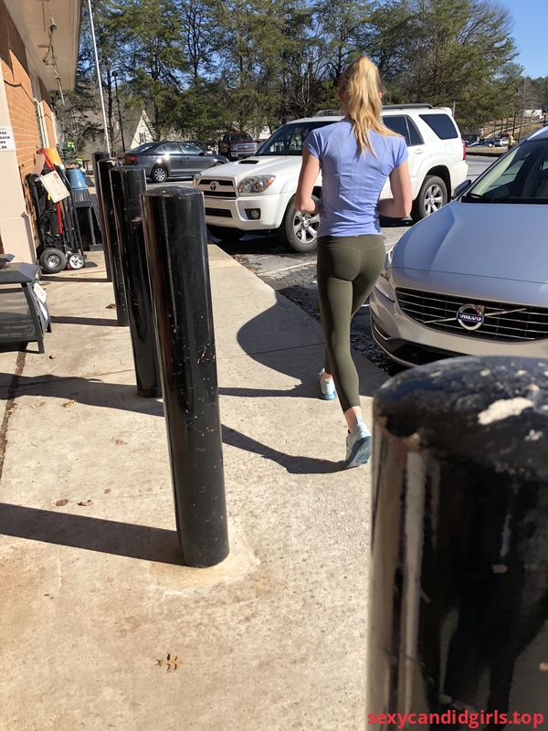 Sexy Candid Girls Hot Butt And Long Thin Legs In Leggings On A Street Creepshot Item 1 5118