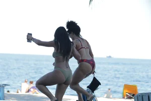 Deerfield Beach bikini babes