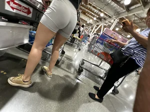 Fit white girl bubble ass