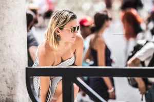 Candid boobs, nip slip and downblouse pics