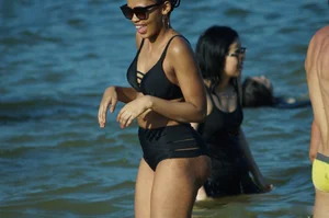 Hot Girl in Swimsuit with Bubble Booty Beach Candid Pics