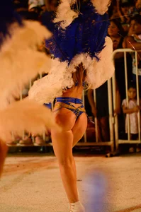 Sexy lady with a nice ass dressed up while dancing