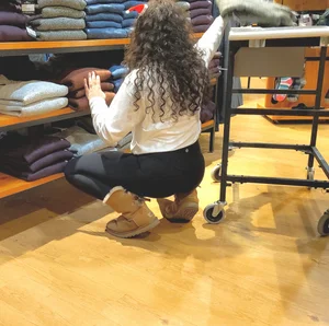 Tight Leggings on Amazing Bubble butt (OC)