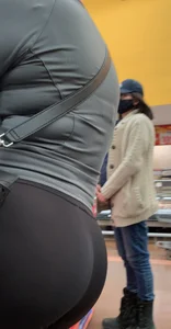 Nice Milf with phat ass in leggings VTL