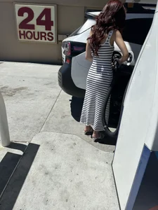 Can see the imprint of them cheeks Asian Tight lil spinner in tight dress OC