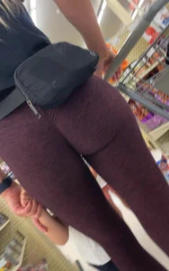 You may recognize this blonde milf !