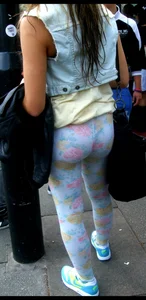 Flowery leggings ass