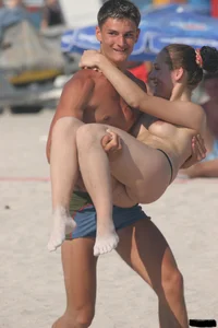 Sexy candid topless and nude beach girls