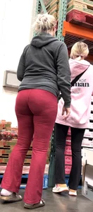 Pawg in red yoga pants bends over, upshots, long follow