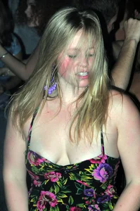 Candid boobs, nip slip and downblouse pics