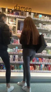 2 skinny teens in skintight jeans