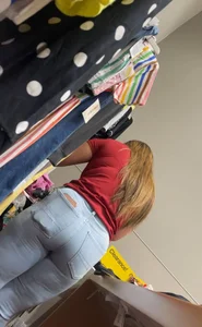Thick target Asian baddie in tight jeans (bending over)