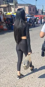 Petite Latina with sexy figure and cute face in black leggings [oc]